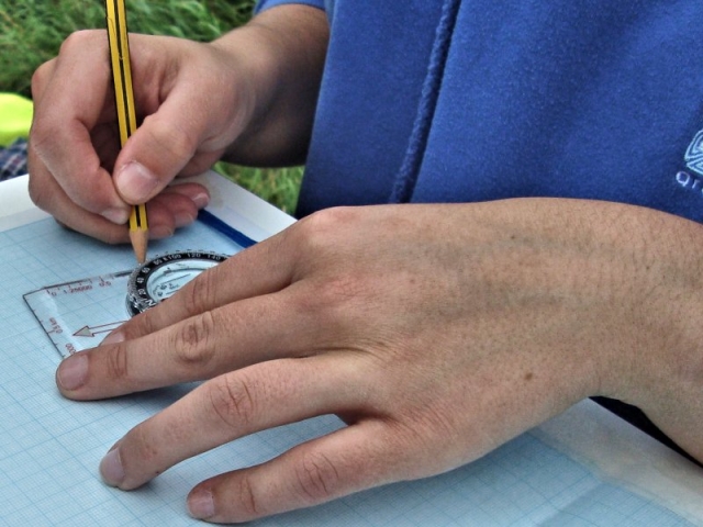 Marking the angle from a compass Marking the angle from a compass