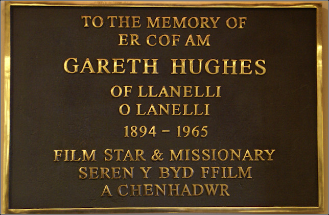 The plaque at Parc Howard The plaque at Parc Howard