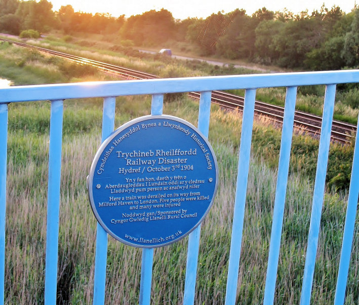 Blue Plaque on pedestrian bridge July 2022 Blue Plaque on pedestrian bridge July 2022