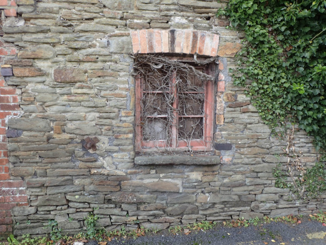 Tithe Barn side wall 02 lower window Tithe Barn side wall 02 lower window